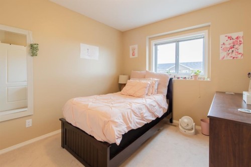 69-51 Keystone Terrace West, Lethbridge, AB - Indoor Photo Showing Bedroom