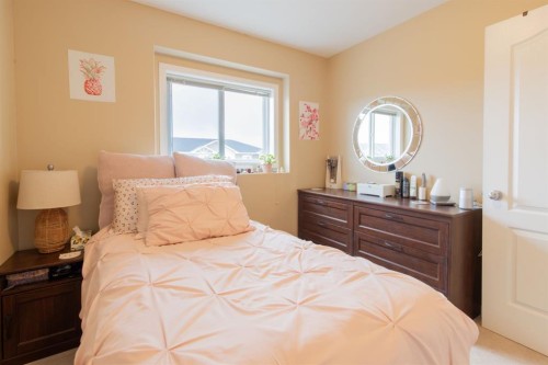 69-51 Keystone Terrace West, Lethbridge, AB - Indoor Photo Showing Bedroom