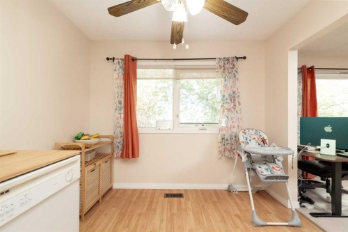 52 Trent Road West, Lethbridge, AB - Indoor