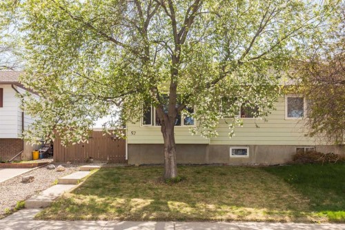 52 Trent Road West, Lethbridge, AB - Outdoor