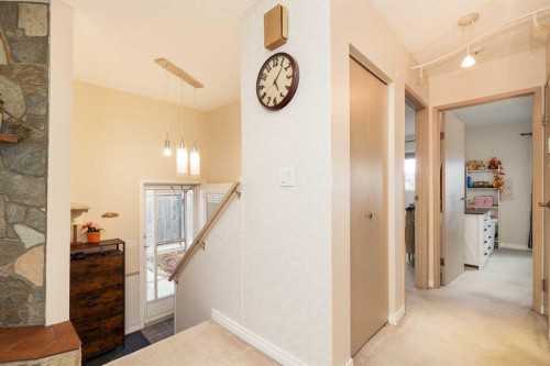 52 Trent Road West, Lethbridge, AB - Indoor Photo Showing Other Room