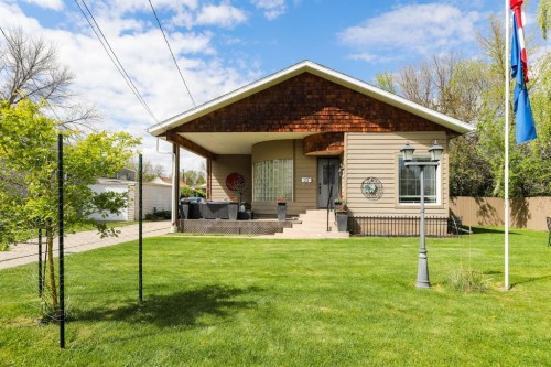 25 W 1 Avenue SOUTH Magrath, AB T0K 1J0