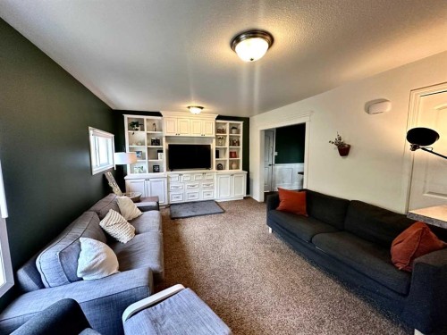 2108 15, Coaldale, AB - Indoor