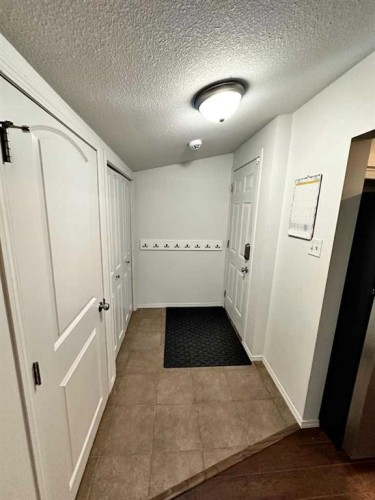 2108 15, Coaldale, AB - Indoor Photo Showing Other Room
