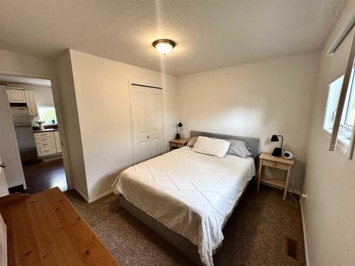 2108 15, Coaldale, AB - Indoor Photo Showing Bedroom