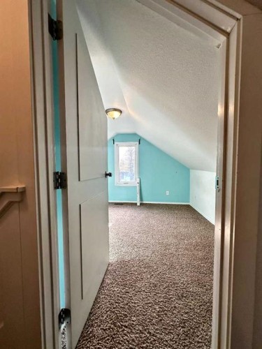 2108 15, Coaldale, AB - Indoor Photo Showing Other Room
