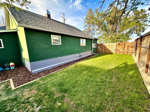 2108 15, Coaldale, AB - Outdoor