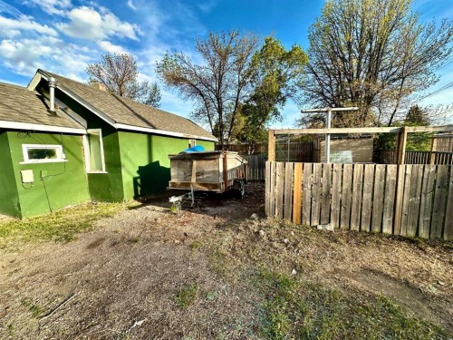 2108 15, Coaldale, AB - Outdoor