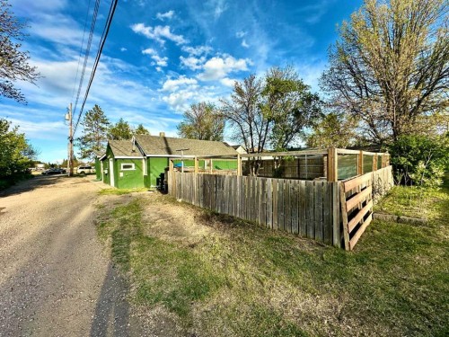 2108 15, Coaldale, AB - Outdoor
