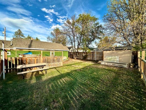 2108 15, Coaldale, AB - Outdoor