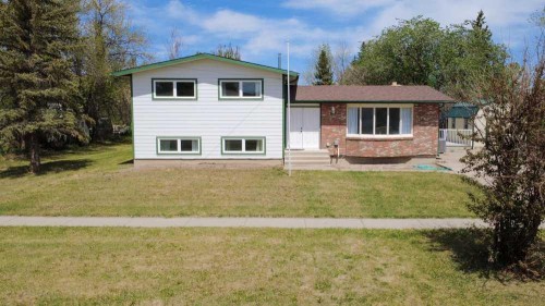 67 E 200 S, Raymond, AB - Outdoor