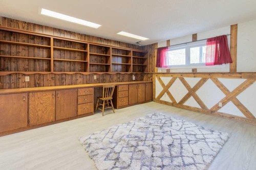 67 E 200 S, Raymond, AB - Indoor Photo Showing Other Room
