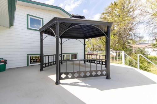 67 E 200 S, Raymond, AB - Outdoor With Exterior