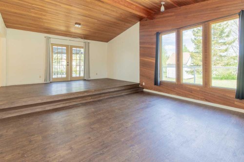 67 E 200 S, Raymond, AB - Indoor Photo Showing Other Room
