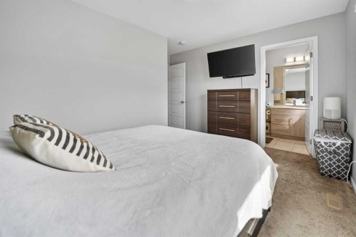 2812 47 Street South, Lethbridge, AB - Indoor Photo Showing Bedroom