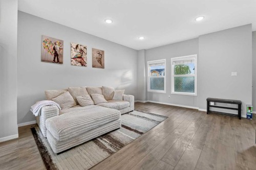 2812 47 Street South, Lethbridge, AB - Indoor Photo Showing Living Room