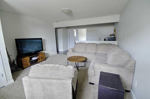 643 Moonlight Lane West, Lethbridge, AB - Indoor Photo Showing Living Room