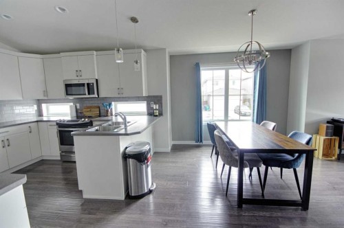 643 Moonlight Lane West, Lethbridge, AB - Indoor