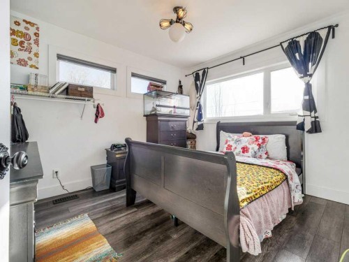 6501 22 Avenue, Coleman, AB - Indoor Photo Showing Bedroom