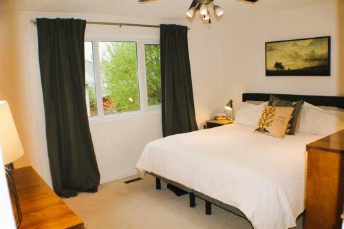 31 Schofield Place, Pincher Creek, AB - Indoor Photo Showing Bedroom