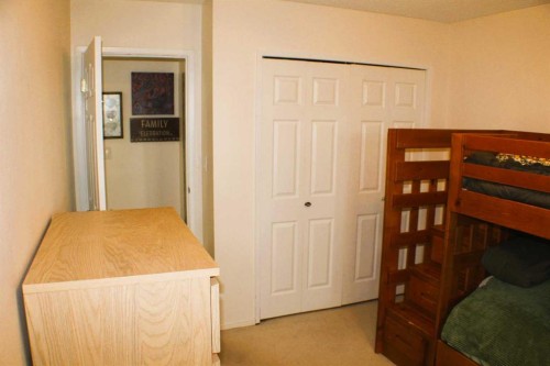 31 Schofield Place, Pincher Creek, AB - Indoor Photo Showing Bedroom