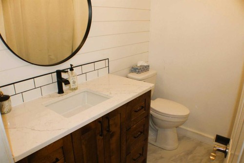 31 Schofield Place, Pincher Creek, AB - Indoor Photo Showing Bathroom