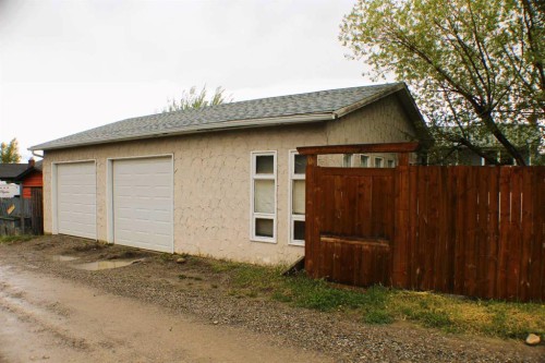 31 Schofield Place, Pincher Creek, AB - Outdoor With Exterior
