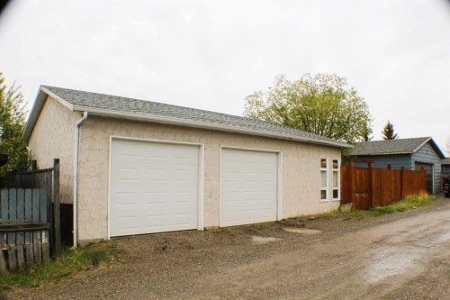 31 Schofield Place, Pincher Creek, AB - Outdoor With Exterior