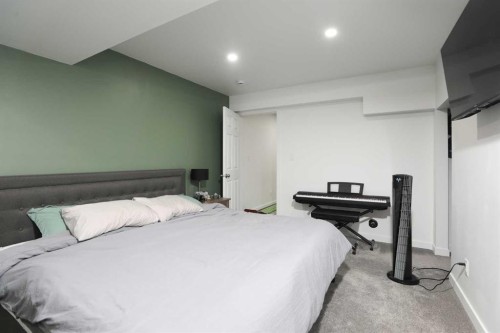 1508-210 Firelight Way West, Lethbridge, AB - Indoor Photo Showing Bedroom