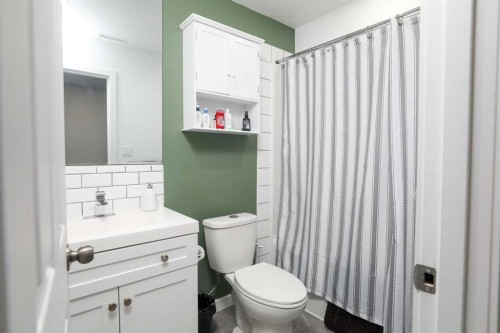 1508-210 Firelight Way West, Lethbridge, AB - Indoor Photo Showing Bathroom