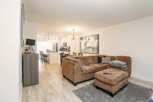 1508-210 Firelight Way West, Lethbridge, AB - Indoor Photo Showing Living Room