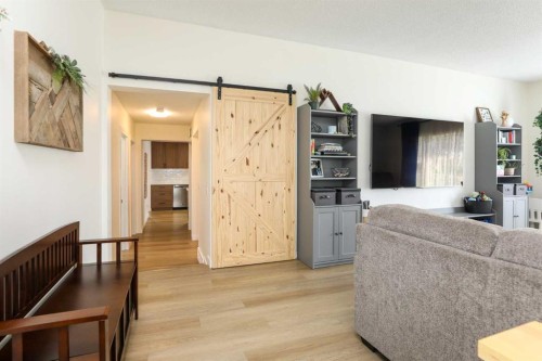 605 50 Avenue, Coalhurst, AB - Indoor