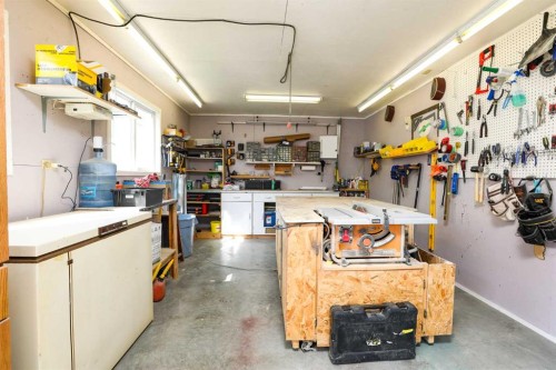 605 50 Avenue, Coalhurst, AB - Indoor Photo Showing Garage