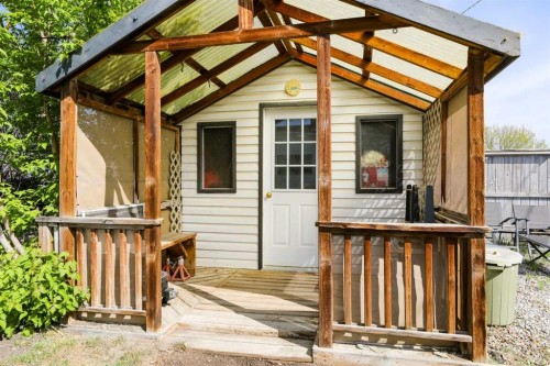 605 50 Avenue, Coalhurst, AB - Outdoor
