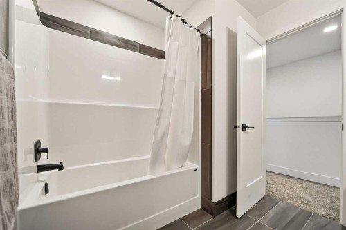 1048 Coalbrook Gate West, Lethbridge, AB - Indoor