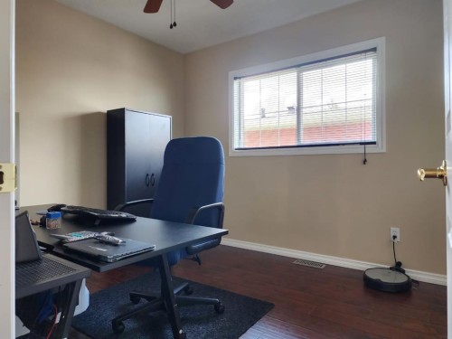 18 Willow Road, Claresholm, AB - Indoor Photo Showing Office