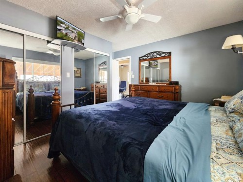 18 Willow Road, Claresholm, AB - Indoor Photo Showing Bedroom
