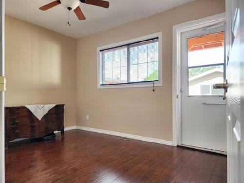 18 Willow Road, Claresholm, AB - Indoor Photo Showing Other Room