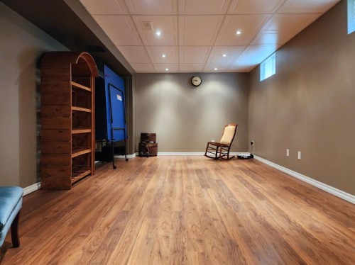 18 Willow Road, Claresholm, AB - Indoor Photo Showing Other Room