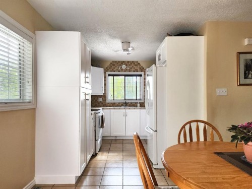 18 Willow Road, Claresholm, AB - Indoor
