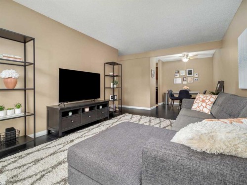 108-3910 23 Avenue South, Lethbridge, AB - Indoor Photo Showing Living Room