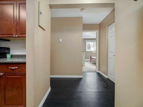 108-3910 23 Avenue South, Lethbridge, AB - Indoor