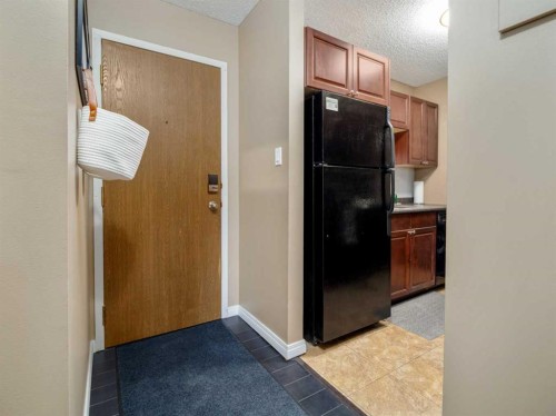 108-3910 23 Avenue South, Lethbridge, AB - Indoor Photo Showing Other Room