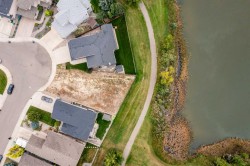 468 Mt Sunburst Cres W Lethbridge, AB T1K 2S6