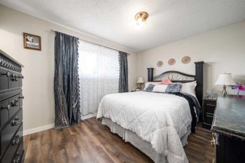 4734 60 Avenue, Taber, AB - Indoor Photo Showing Bedroom