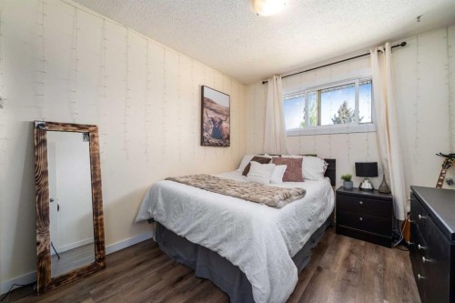 4734 60 Avenue, Taber, AB - Indoor Photo Showing Bedroom