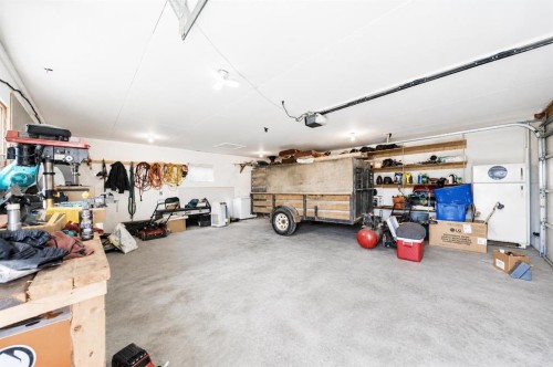 4734 60 Avenue, Taber, AB - Indoor Photo Showing Garage