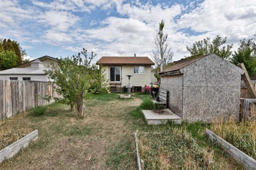 65 Princeton Crescent West, Lethbridge, AB - Outdoor