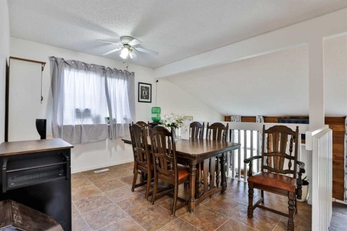 65 Princeton Crescent West, Lethbridge, AB - Indoor Photo Showing Dining Room