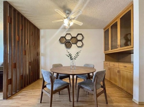 42 Selkirk Road West, Lethbridge, AB - Indoor Photo Showing Dining Room